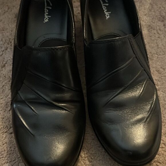Clarks slip ons size 8 - Picture 2 of 5